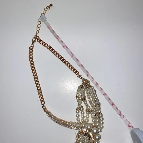 Elegant Faux Pearl and Gold Statement Necklace - Picture 6 of 9